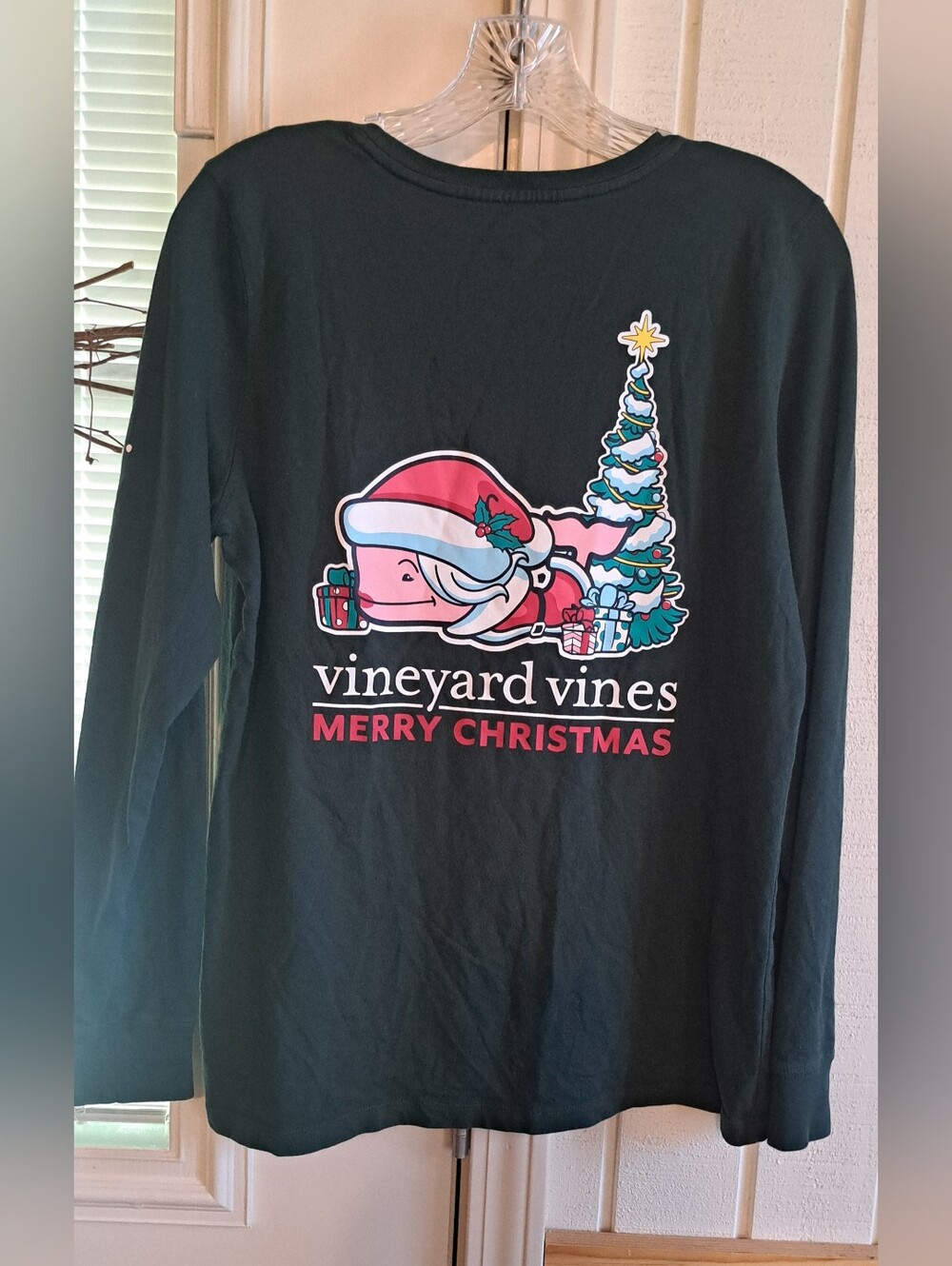 Ladies Vineyard Vines Mrs. Claus Whale Pocket Green T-Shirt Christmas Medium